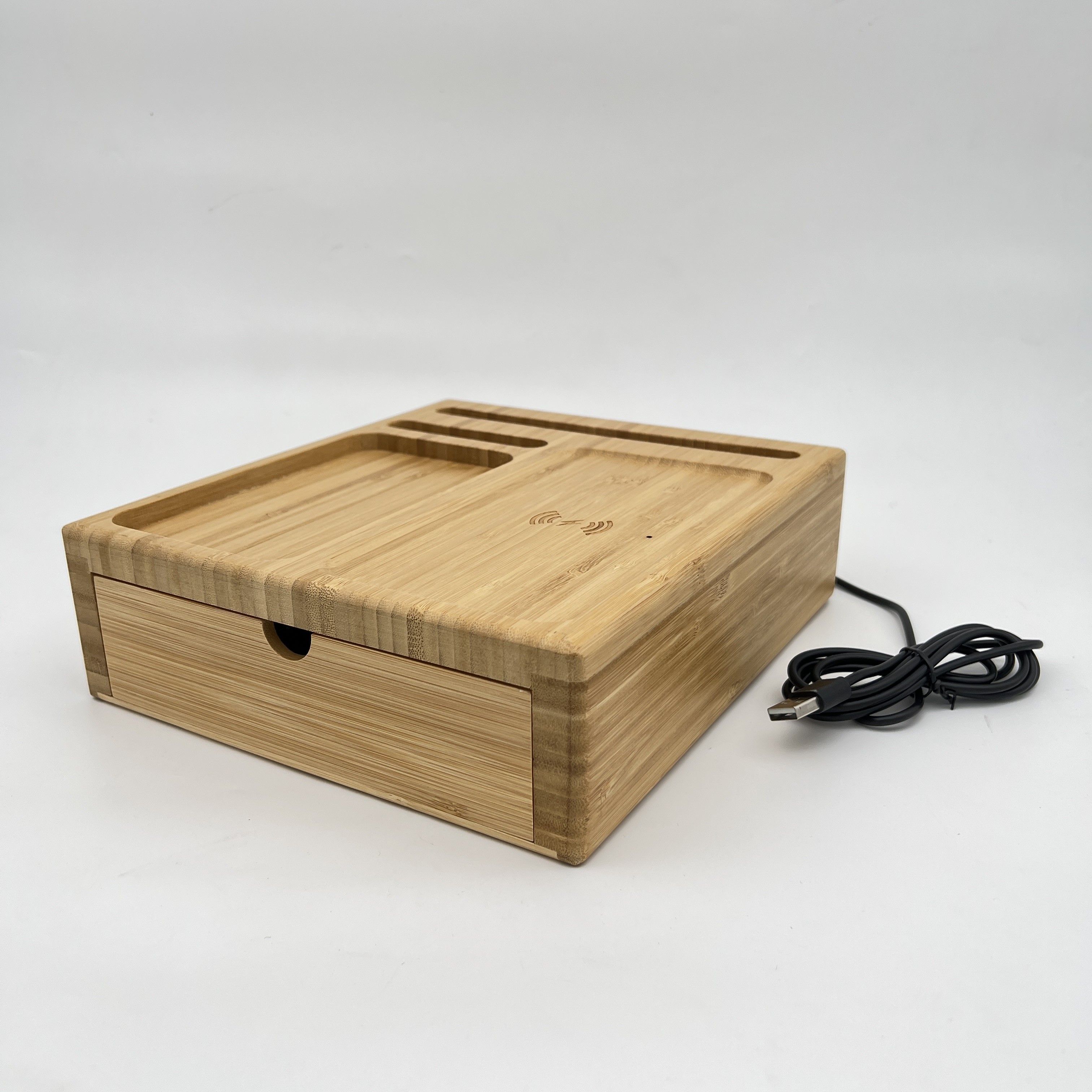 Carregador sem fio de bambu de madeira 10W com organizador de mesa para quarto 