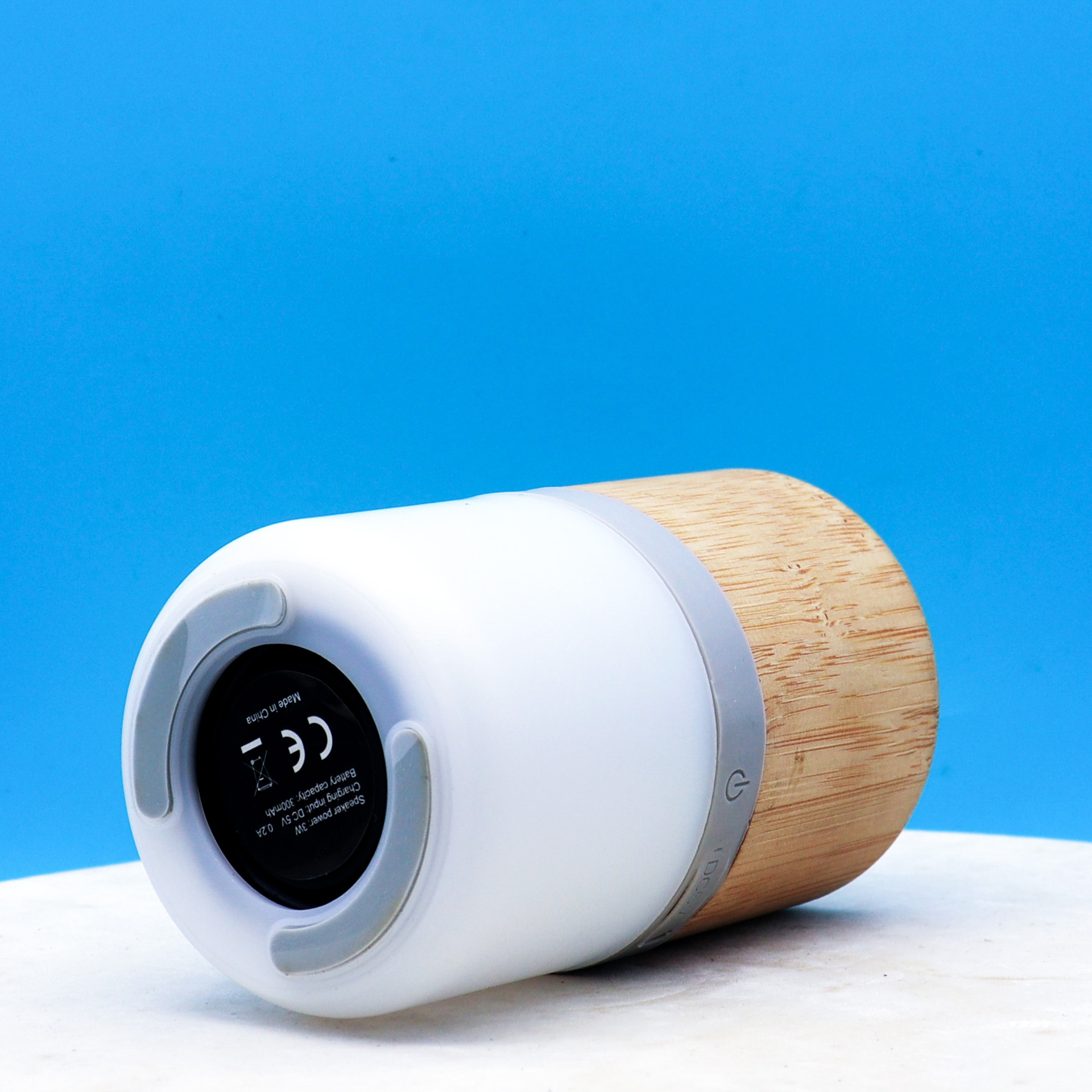 Mini alto-falante portátil de madeira de bambu Bluetooth com luz LED RGB