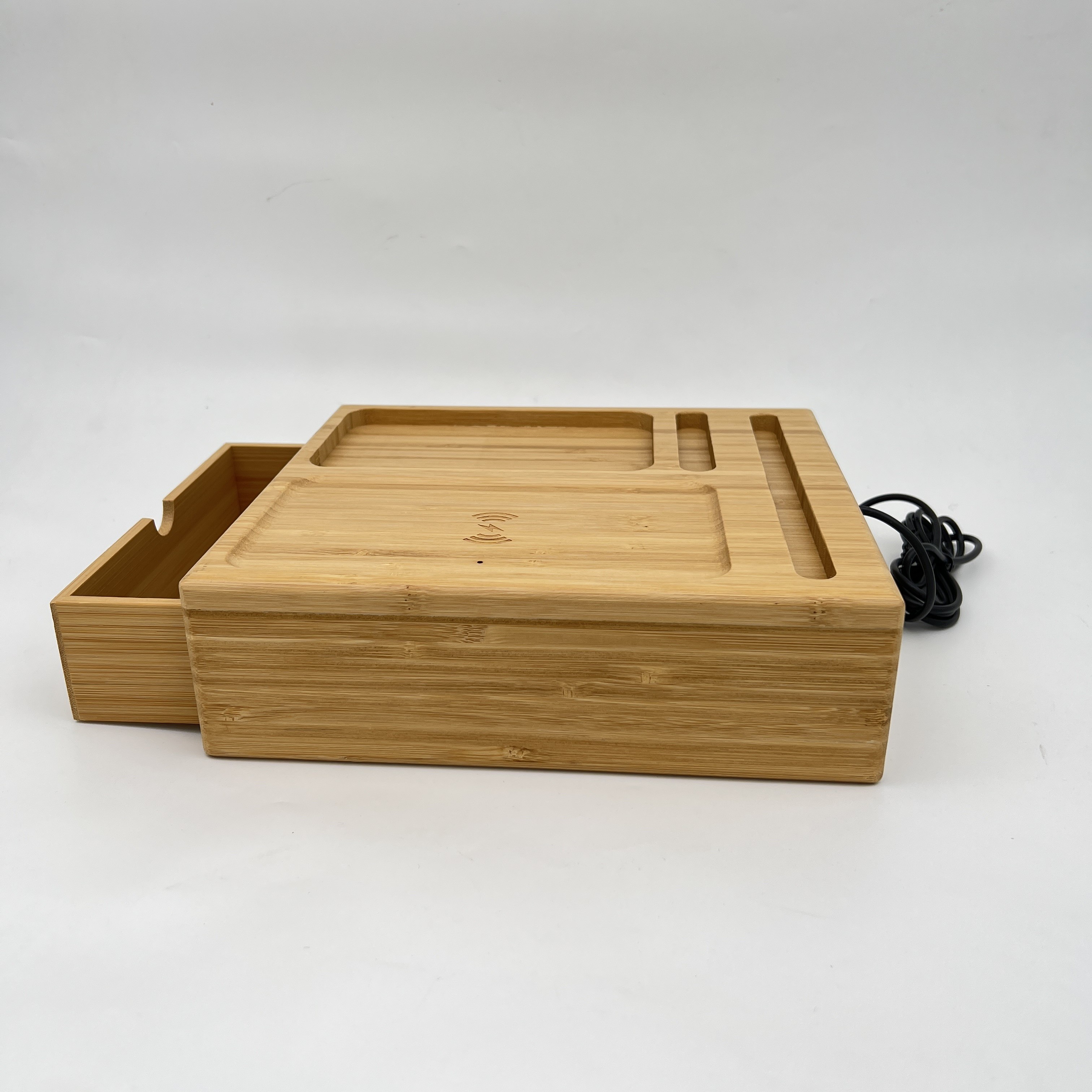 Carregador sem fio de bambu de madeira 10W com organizador de mesa para quarto 