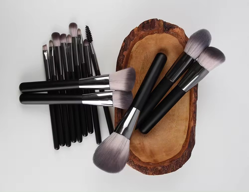 Conjunto de escovas cosméticas de cabelo sintético com cabo de madeira de 14 PCS por atacado