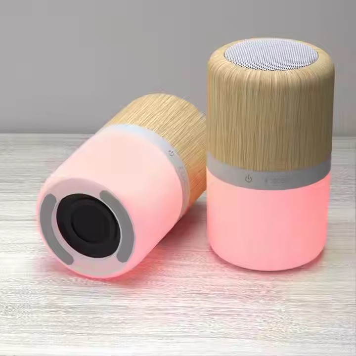 Mini alto-falante portátil de madeira de bambu Bluetooth com luz LED RGB